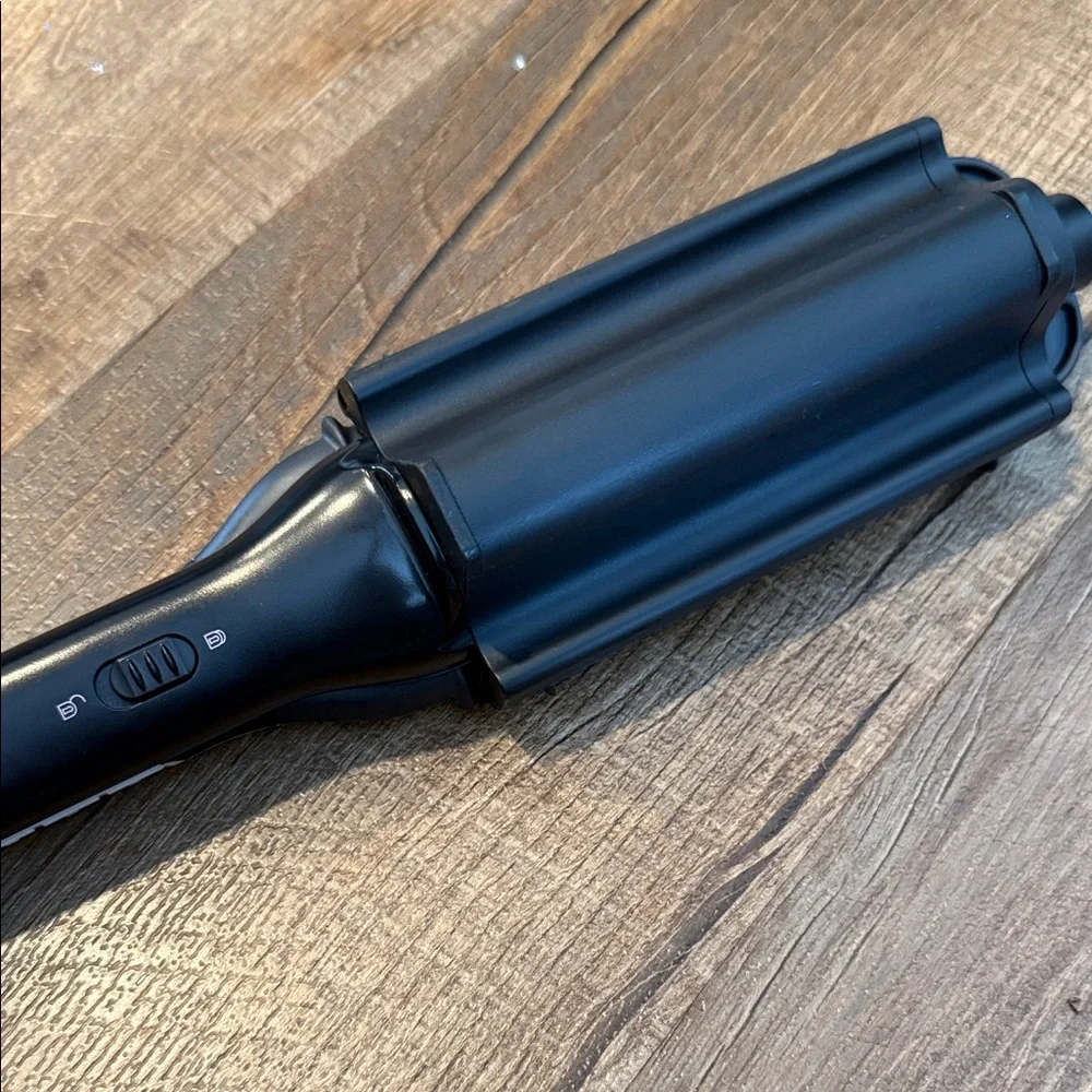 Remington White and Rose Gold Triple Barrel Waver